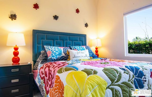 594 S Calle Encilia, Palm Springs, CA 92264