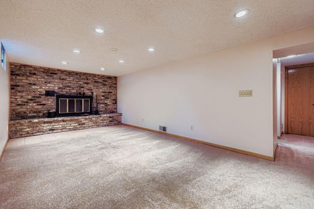 341 109th Avenue NW, Coon Rapids, MN 55448