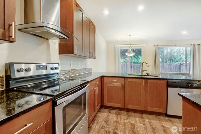 2063 S 263rd Street, Des Moines, WA 98198