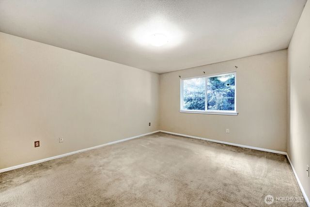 2063 S 263rd Street, Des Moines, WA 98198