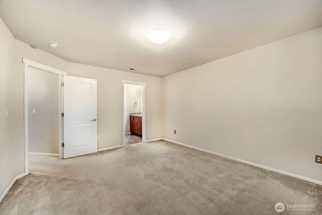 2063 S 263rd Street, Des Moines, WA 98198