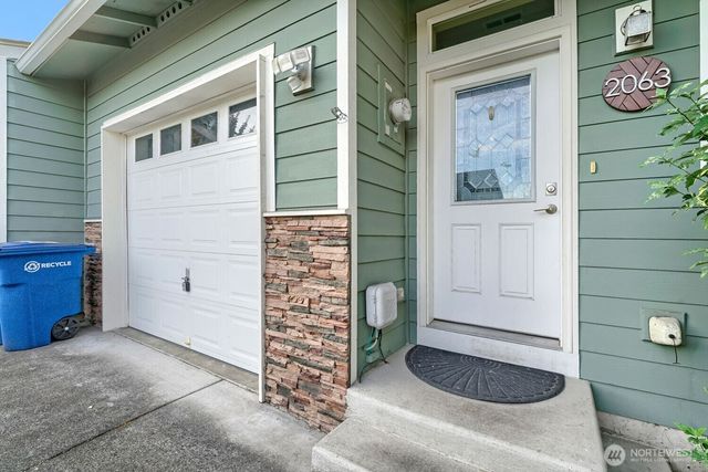 2063 S 263rd Street, Des Moines, WA 98198
