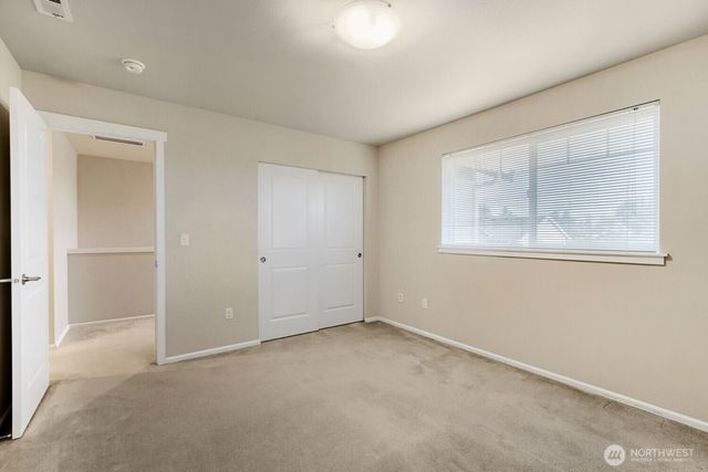 2063 S 263rd Street, Des Moines, WA 98198