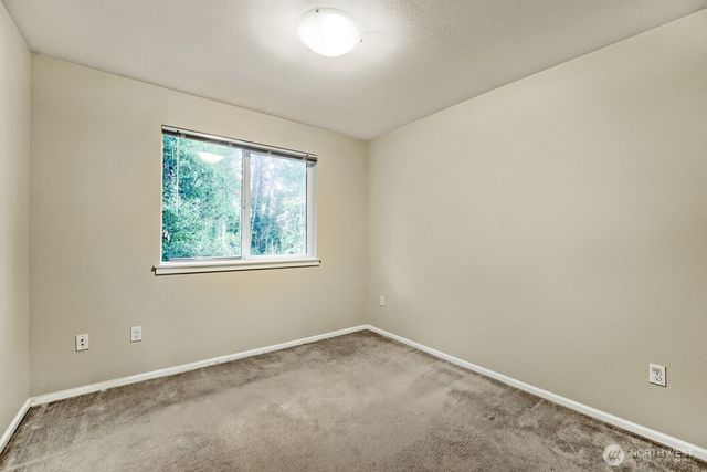 2063 S 263rd Street, Des Moines, WA 98198
