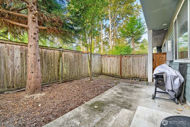 2063 S 263rd Street, Des Moines, WA 98198