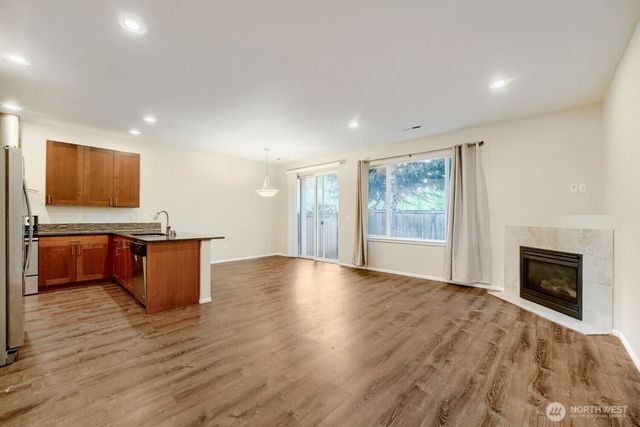 2063 S 263rd Street, Des Moines, WA 98198