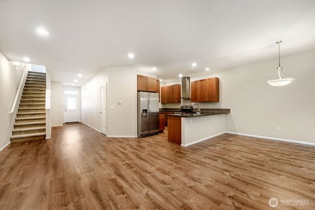 2063 S 263rd Street, Des Moines, WA 98198