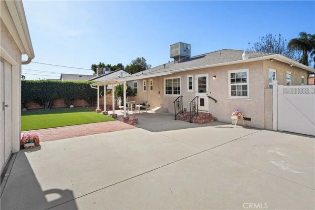 7542 Gaviota, Van Nuys, CA 91406