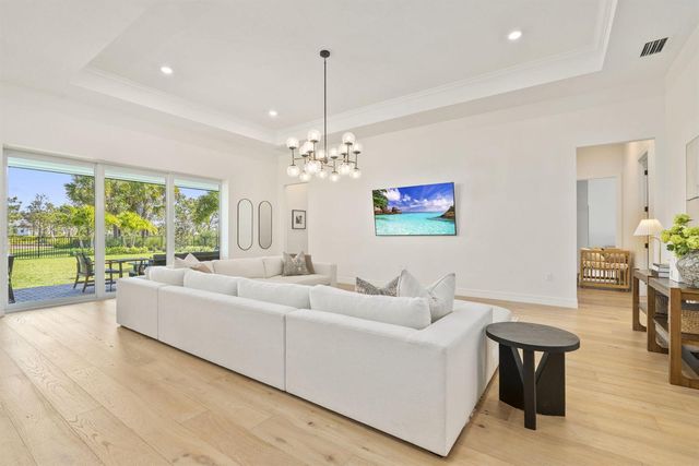 10888 Stellar Circle, Palm Beach Gardens, FL 33412