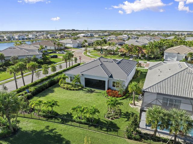 10888 Stellar Circle, Palm Beach Gardens, FL 33412
