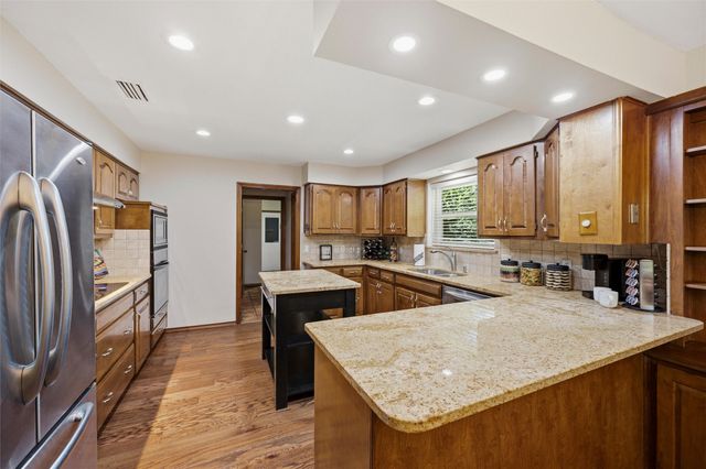429 Rolling Hills Trail, Arlington, TX 76011