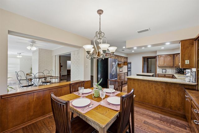 429 Rolling Hills Trail, Arlington, TX 76011