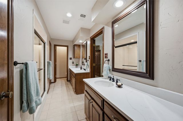 429 Rolling Hills Trail, Arlington, TX 76011