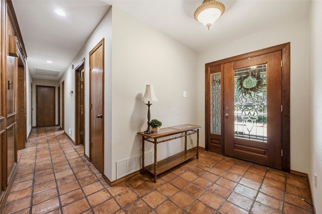 429 Rolling Hills Trail, Arlington, TX 76011