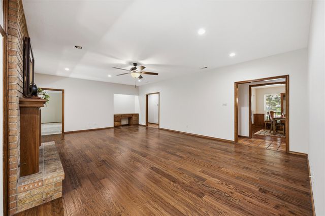 429 Rolling Hills Trail, Arlington, TX 76011