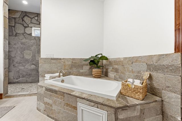 2847 W AMINI WAY, South Jordan, UT 84095