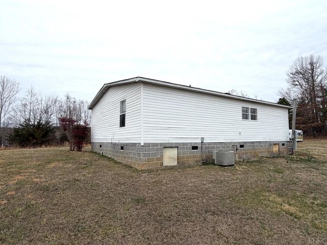 1472 Twenty Two Road, Pamplin, VA 23958