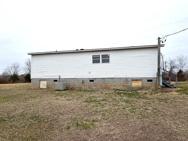 1472 Twenty Two Road, Pamplin, VA 23958