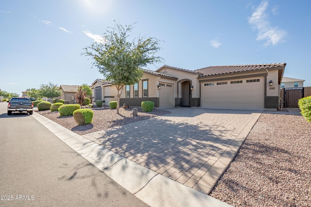 2057 W BRIANA Way, San Tan Valley, AZ 85144