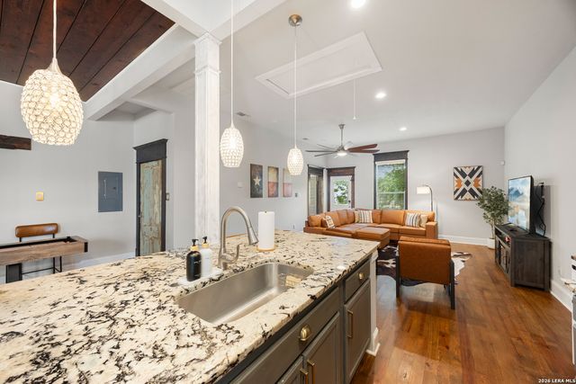 122 Vitra Pl, San Antonio, TX 78210
