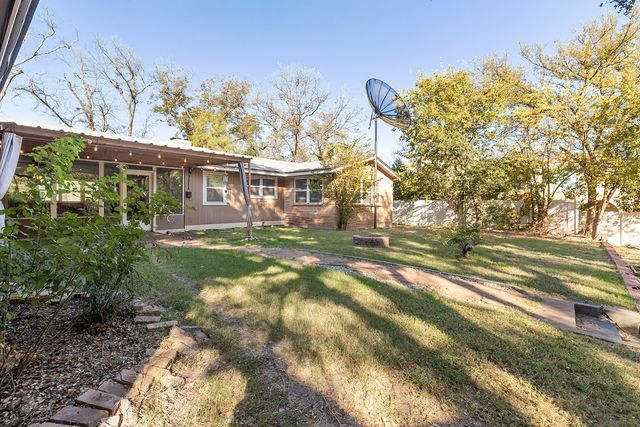 603 Grand Avenue, Brady, TX 76825