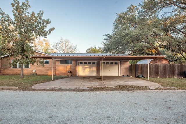 603 Grand Avenue, Brady, TX 76825