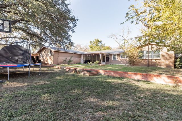 603 Grand Avenue, Brady, TX 76825