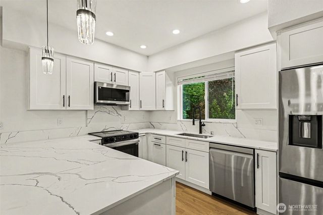 9725 4th Avenue W, Everett, WA 98204