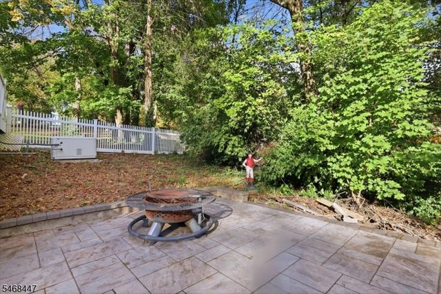 52 Lacey Ave, Long Hill Twp., NJ 07933