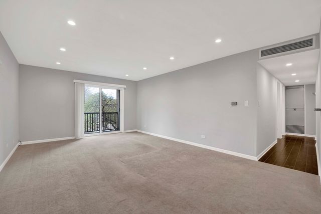 650 Murray Lane 203, Des Plaines, IL 60016