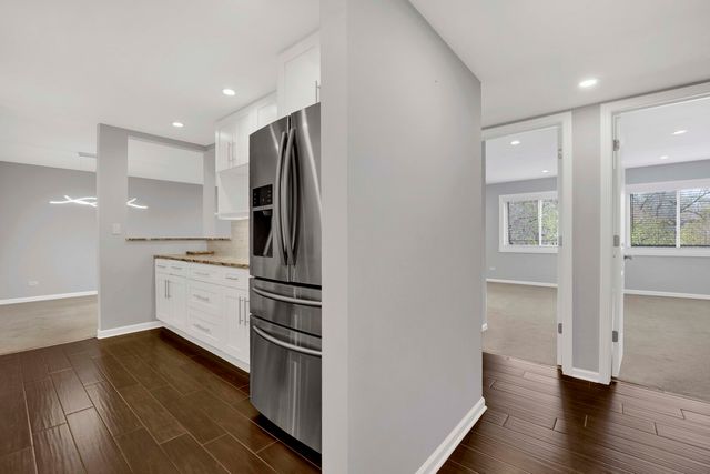 650 Murray Lane 203, Des Plaines, IL 60016