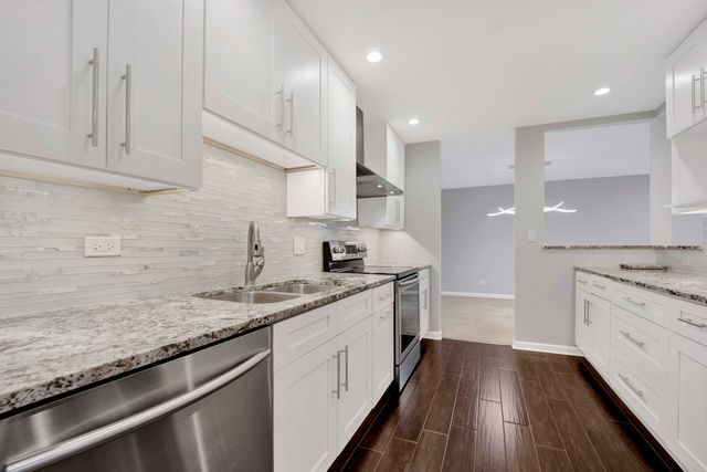 650 Murray Lane 203, Des Plaines, IL 60016