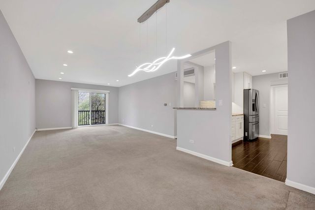 650 Murray Lane 203, Des Plaines, IL 60016