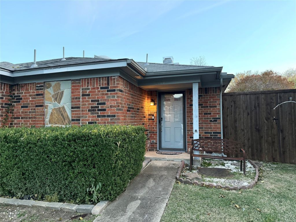 2704 Mill Trace, Carrollton, TX 75007