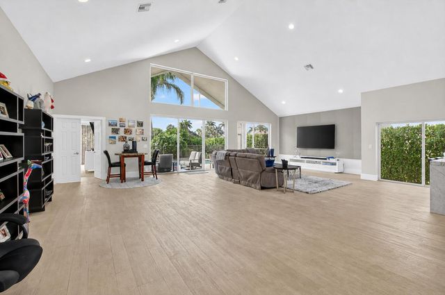17320 Loch Lomond Way, Boca Raton, FL 33496