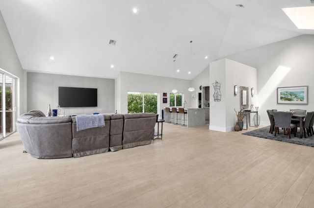 17320 Loch Lomond Way, Boca Raton, FL 33496