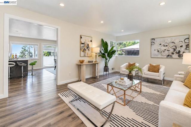 4734 Geranium Place, Oakland, CA 94619