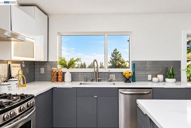 4734 Geranium Place, Oakland, CA 94619