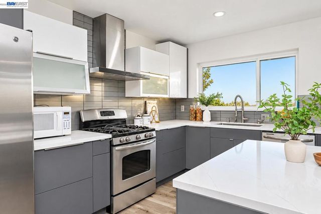 4734 Geranium Place, Oakland, CA 94619