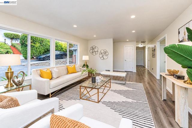 4734 Geranium Place, Oakland, CA 94619
