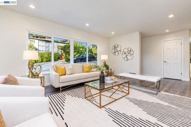 4734 Geranium Place, Oakland, CA 94619
