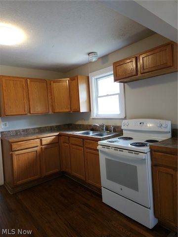578 Plum Avenue, Akron, OH 44305