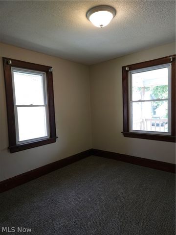 578 Plum Avenue, Akron, OH 44305