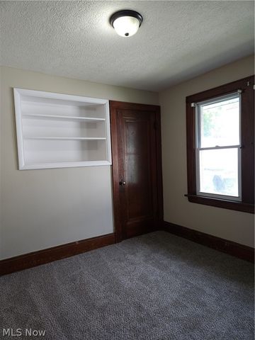 578 Plum Avenue, Akron, OH 44305