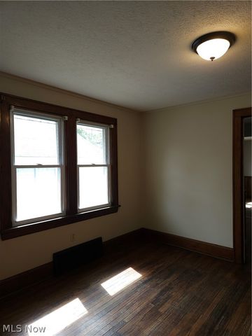 578 Plum Avenue, Akron, OH 44305