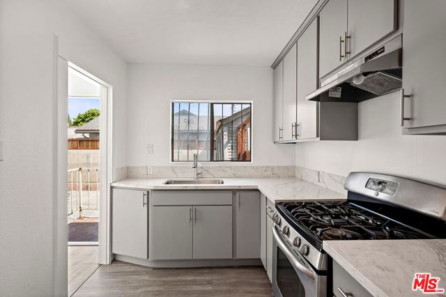 1333 W 57th Street, Los Angeles, CA 90037