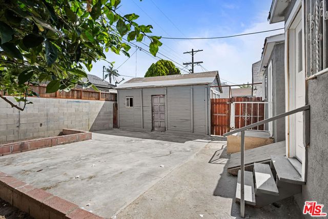 1333 W 57th Street, Los Angeles, CA 90037