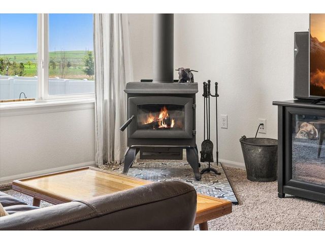 1814 102nd Ave Ct, Greeley, CO 80634