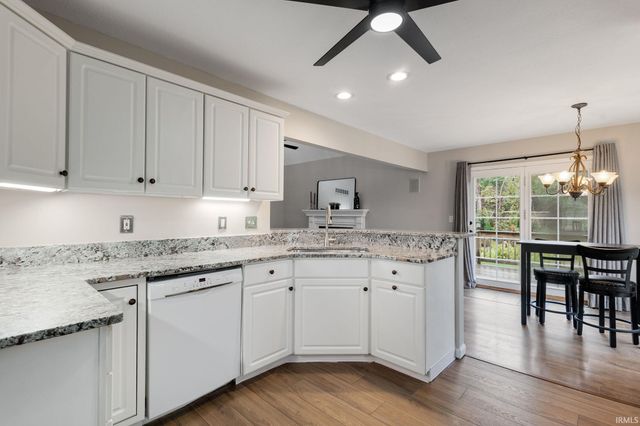 2208 Woodland Court, Elkhart, IN 46514