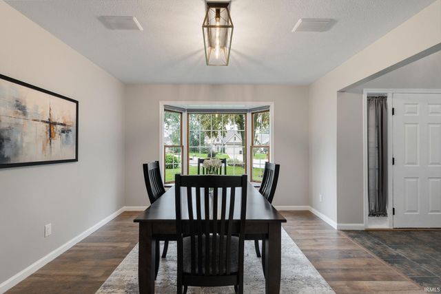 2208 Woodland Court, Elkhart, IN 46514